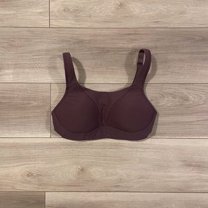 Selling Lululemon women’s sports bra